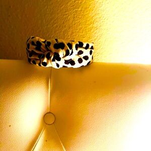 NWOT Leopard Print Women's  Headband black n white